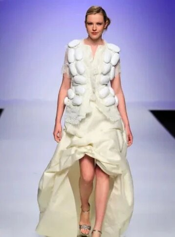 30 Funny Wedding Dresses That Should Have Never Come Down The Aisle