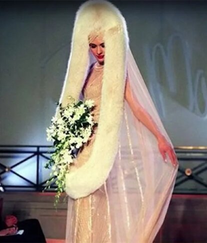 30 Funny Wedding Dresses That Should Have Never Come Down The Aisle