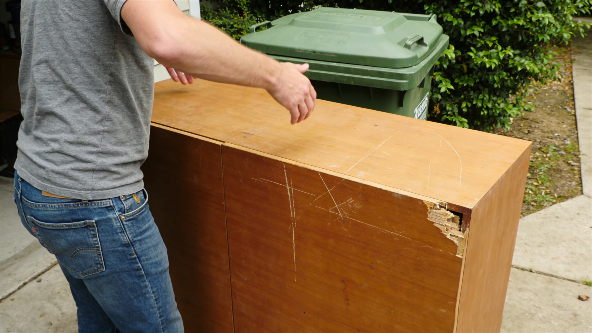 Flat-Pack vs. Pre-Assembled: The Hidden Costs of 'Affordable' Furniture