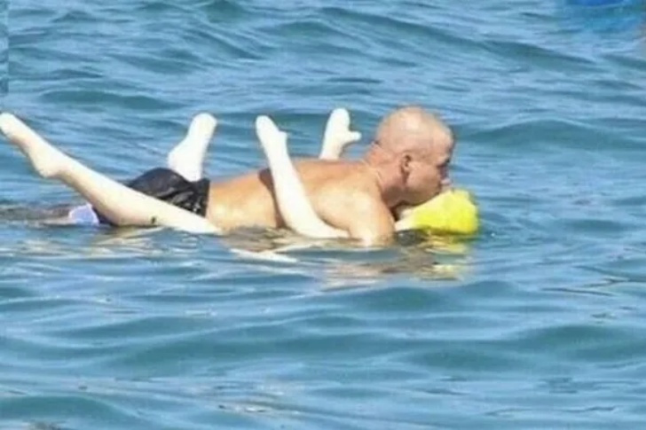 Hilarious Beach Photos Gone Wrong