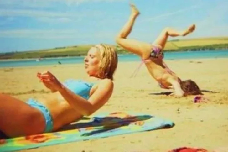Hilarious Beach Photos Gone Wrong