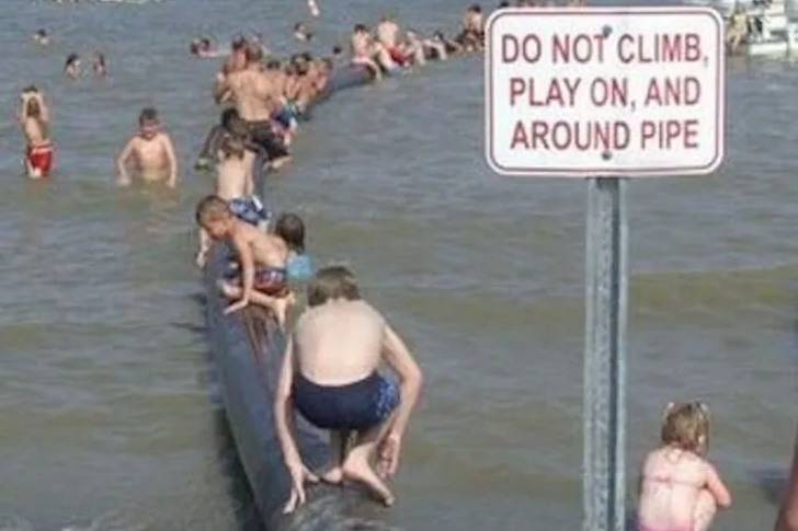Hilarious Beach Photos Gone Wrong