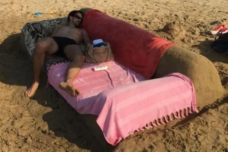 Hilarious Beach Photos Gone Wrong