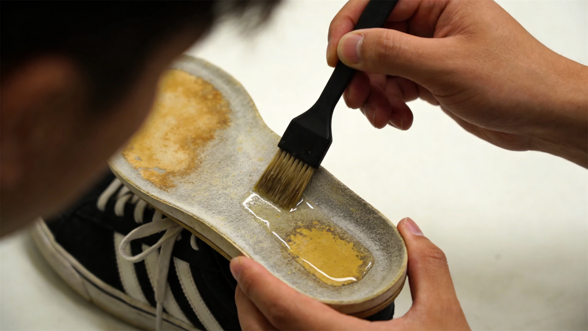 Sneakerhead’s Handbook: From Daily Wipes to Deep Cleans